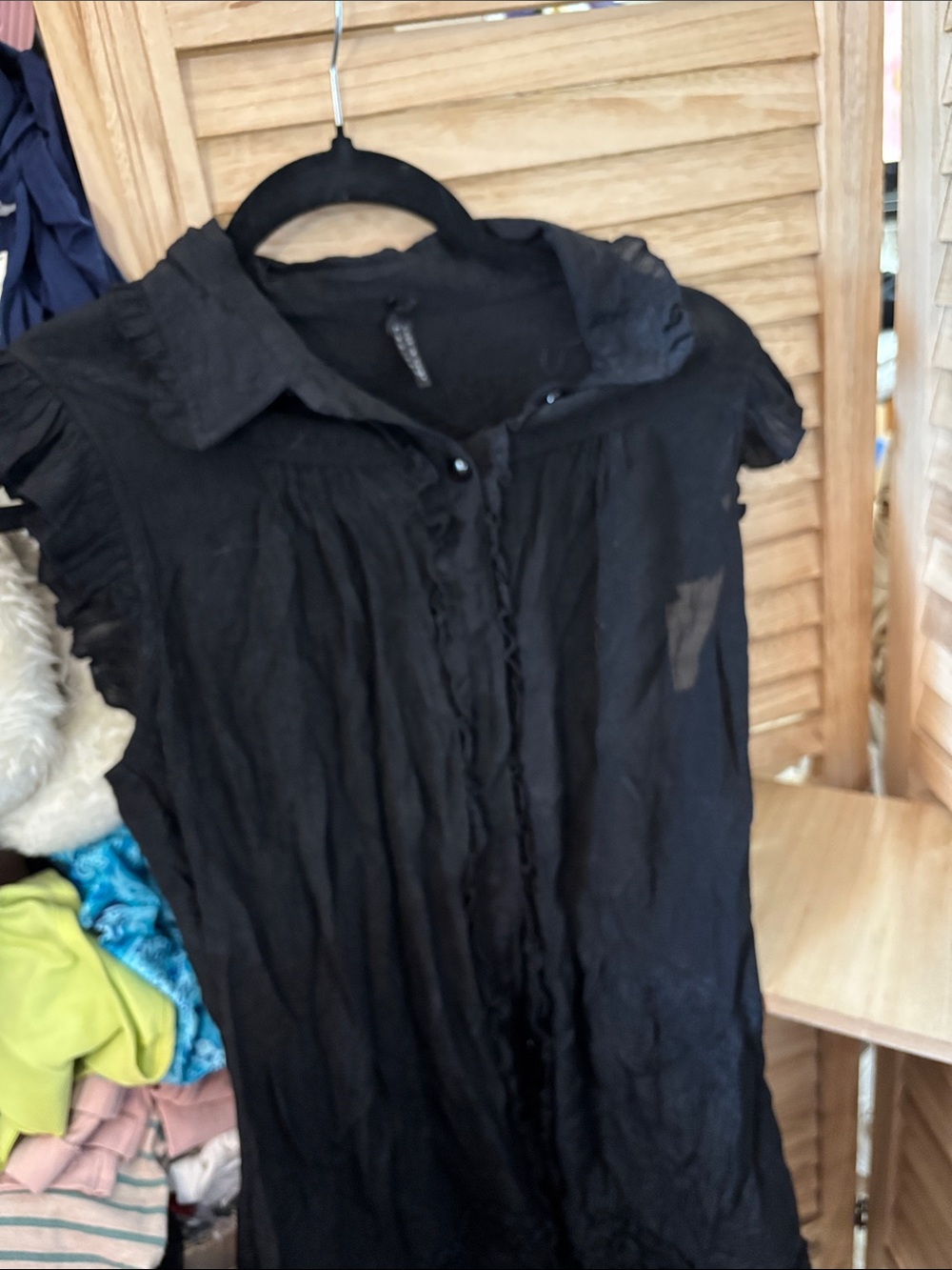 Lapis Black Ruffle-Trim Sleeveless Button-Front Blouse Medium